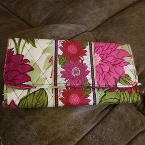 Vera Bradley Trifold Wallet|Hello Dahlia Pattern